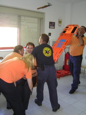 Inmovilización y movilización de accidentado 020.jpg