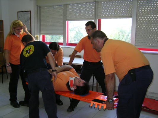 Inmovilización y movilización de accidentado 023.jpg